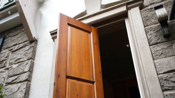 Optimisez votre entrée : l'importance du remplacement de porte
